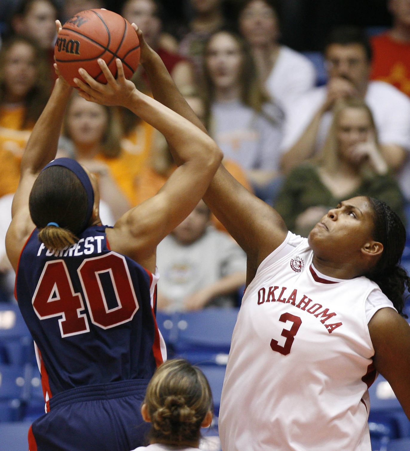 Courtney Paris returning to OU